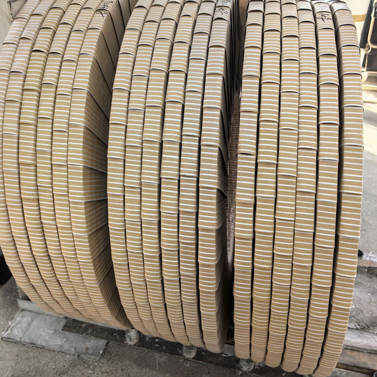 Edzett rozsdamentes acél szalag